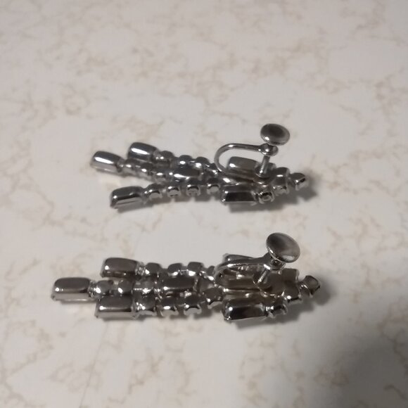 Beautiful and sparkly dangling earrings - Picture 4 of 12